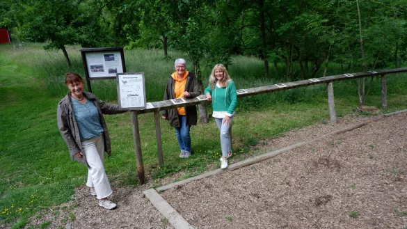 Margarete Wi&szlig;mann (Fachteam Umweltplanung), Katja H&uuml;bner-Matern (Leiterin Familienzentrum Lage-M&uuml;ssen) und Claudia Tunsch (VHS Lippe-West) freuen sich auf einen gut besuchten Erlebnistag. - &copy; Lorraine Brinkmann