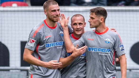 R&uuml;ckkehrer Sven Michel (M.) spielt wieder mit seinem alten Sturmpartner Felix Platte f&uuml;r den SCP. Marco Schuster (r.) wird den Verein dagegen verlassen. - &copy; picture alliance/dpa