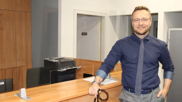 Sergei Stepanov ist das neue Gesicht unter den Kalletaler Haus&auml;rztinnen und Haus&auml;rzten. - &copy; Lorraine Brinkmann