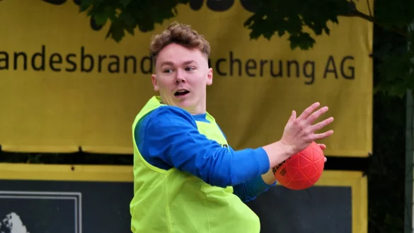 Der Zerbe-Nachfolger: Jarnes Faust, hier noch beim Beachhandball in Kirchheide, greift ab Mittwoch bei der U20-Europameisterschaft in Slowenien an. - &copy; J&ouml;rg Hagemann