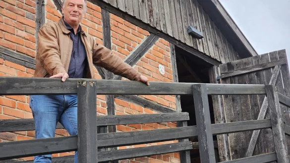 Willi Kulke hat das Ziegeleimuseum in Lage mit seinem Team auf Erfolgskurs gebracht. In den drei Jahren vor seinem Ruhestand steht noch einmal eine Wandlung an - mehr als 3 Millionen Euro werden investiert. - &copy; Astrid Sewing