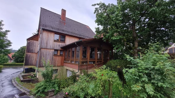 Die LZ hat die Fraktionen im Rat der Stadt gefragt, wie sie &uuml;ber die Nutzung dieses Hauses als Fl&uuml;chtlingsunterkunft denken. Die Meinungen sind geteilt, was auch die Abstimmung im Rat widerspiegelt. - &copy; Marianne Schwarzer