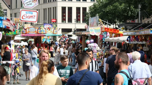 Von Freitag bis Montag gibt es in Detmold wieder die Sommerkirmes im Rosental und auf der Ameide. - &copy; Archivfoto: Alexandra Schaller