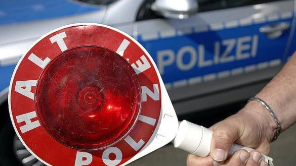 Die Polizei hat einen Mann gestoppt, der alkoholisiert mit einem gef&auml;lschten F&uuml;hrerschein unterwegs war. - &copy; Symbolbild: Pixabay