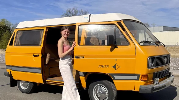 Mit ihrem umgebauten T3-Bulli namens Sunshine geht Vanessa Ahnepohl demnächst auf Reise. - © Vanessa Ahnepohl