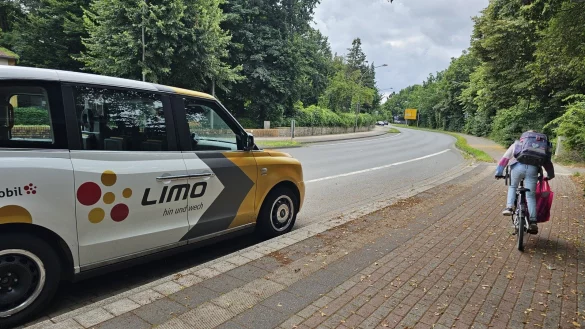 Einmal in vier Wochen hat die Hin- und R&uuml;ckfahrt mit der "Limo" tadellos geklappt - von Stapelage zur Werrebr&uuml;cke und zur&uuml;ck. - &copy; Astrid Sewing