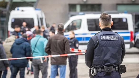 Ein Mitarbeiter des Bielefelder Ordnungsamts schildert, welch gef&auml;hrliche Situationen sein Arbeitsalltag mit sich bringt. - &copy; NW