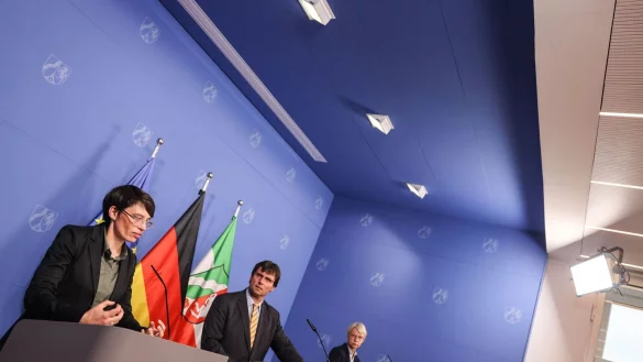 Josefine Paul (v.l.), Marcus Optendrenk und Dorothee Feller informieren &uuml;ber die Finanzpl&auml;ne des Landes. - &copy; Oliver Berg