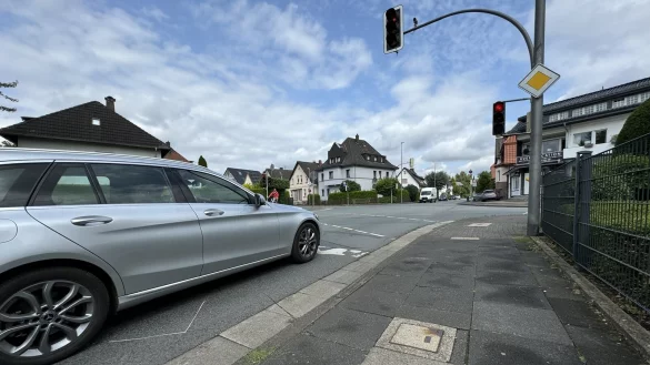 Der Beetstra&szlig;e stehen zahlreiche Arbeiten bevor. Neben der Erneuerung der Stra&szlig;e stehen auch Kanalarbeiten an sowie die Erneuerung von Ampelanlagen, wie hier an der Kreuzung zur Ahornstra&szlig;e. - &copy; Sven Kienscherf