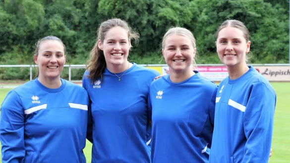 Die neuen Spielerinnen der HSG Blomberg-Lippe: (von links) Diana D&ouml;gg Magnusdottir, Amber Verbraeken, Maxi M&uuml;hlner und Andrea Jacobsen. - &copy; Oliver K&ouml;nig