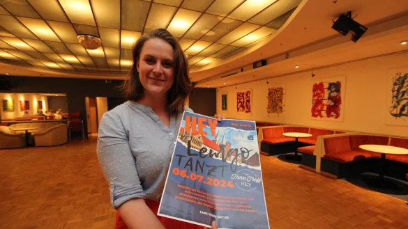 Constanze Hey fiebert mit 300 T&auml;nzern auf den n&auml;chsten Samstag, 6. Juli, hin: Dann wollen sie den Lemgoer Marktplatz in einen gro&szlig;en Tanzsaal verwandeln. - &copy; Jens Rademacher