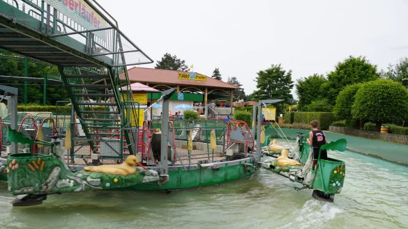 Der Wasserläufer ist seit 1996 im Potts Park in Betrieb. Fünf Jahre nach der Inbetriebnahme folgte ein tödlicher Unfall, nun zog sich ein Achtjähriger Verletzungen zu. Foto: - © Freizeitpark-Welt.de