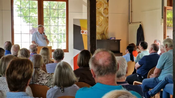 - &copy; Nadine Uphoff