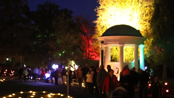 Bisher gibt es im Kurpark die &bdquo;Nacht der 10.000 Kerzen" als Event. In Zukunft k&ouml;nnte eine noch aufwendigere, mehrw&ouml;chige Veranstaltung mit Licht und Nebel dazu kommen.&nbsp; - &copy; Daniel Hobein