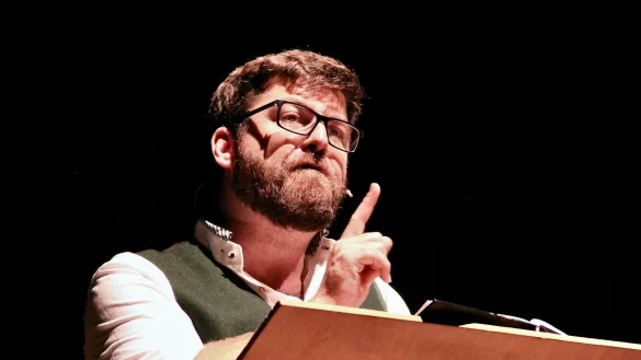 Schauspieler Franz Josef Strohmeier erz&auml;hlt aus dem Leben von Karl Valentin. - &copy; Heidi Stork