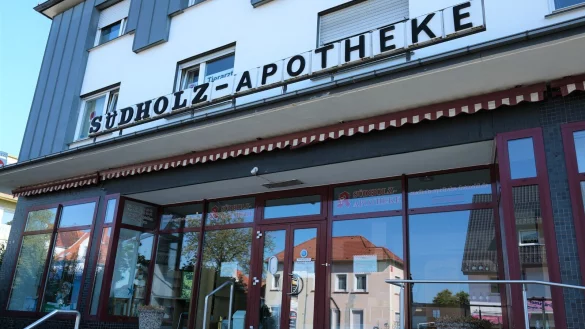 Auch die Südholz-Apotheke ist geschlossen - ein weiteres Leck in der Versorgung mit Medikamenten. - © Sven Koch