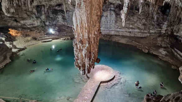 Die Cenote Suytun auf der Halbinsel Yucat&aacute;n in Mexiko. - &copy; Sascha Zierke