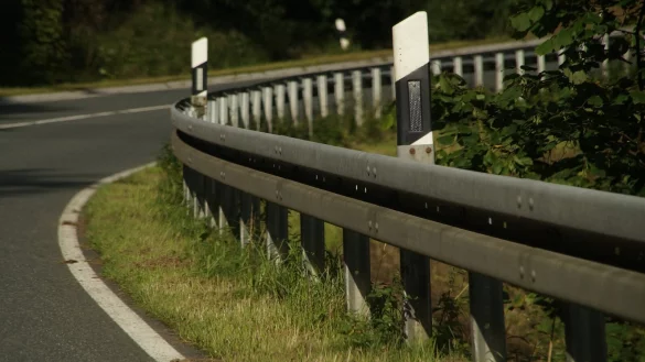 Bei einem Auffahrunfall auf der B1 musste die Polizei den Verkehr regeln. - &copy; pixabay