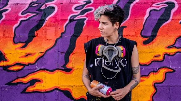 Jimenez geht am Materialhaus bei der Skate-Anlage im Goldgrund ans Werk. - &copy; K&uuml;nstlerfoto Jimenez