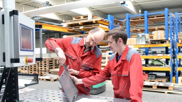 Wie finden Unternehmen und Auszubildende zusammen? das ist manchmal gar nicht so einfach. Allein in Lippe gibt es 120 Ausbildungsberufe, doch im Fokus stehen oft nur die bekanntesten oder beliebtesten Berufe. Andere, ebenso spannende und lukrative Jobs erhalten weniger Aufmerksamkeit. - &copy; Adobe Stock Foto