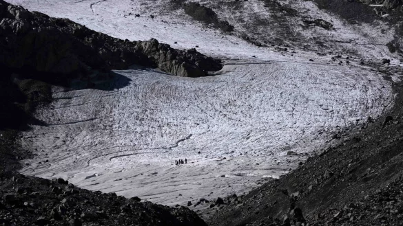 Die Gletscher der Alpen schmelzen immer weiter. Ihr Fortbestand ist akut bedroht. - © dpa