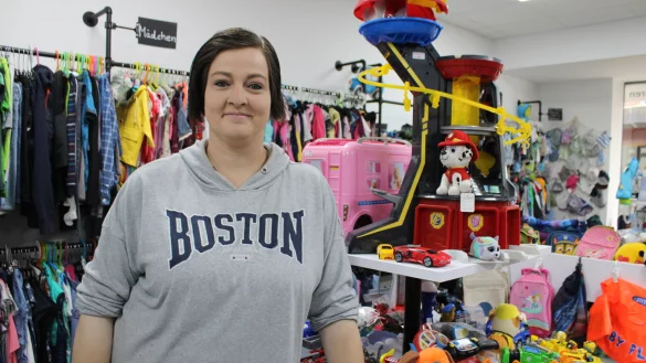 Sandra Rzehanek betreibt seit einigen Wochen einen Second-Hand-Laden in der Dammstra&szlig;e. - &copy; Nico D&uuml;llmann