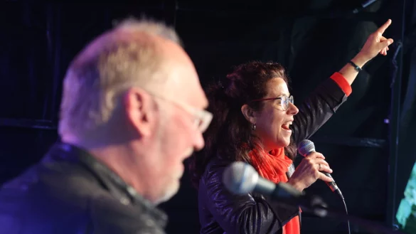 Zwei absolute Profis, aber mit viel Gef&uuml;hl: Ulrike Wahren und Peter Stolle riefen, und die Sonne kam. - &copy; Fotorechte: Stadt Blomberg