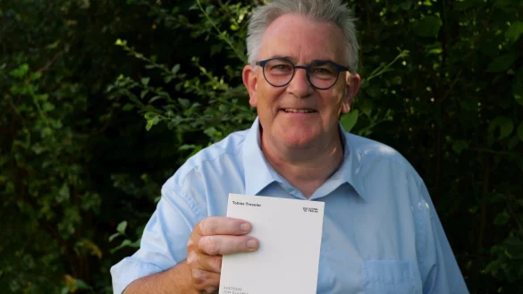 Tobias Teseler stellt sein Buch wie es kommt. Anst&ouml;sse zum Glauben im Alltag vor. - &copy; Thomas Kr&uuml;gler