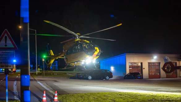 Zwei Rettungshubschrauber fliegen die Verletzten ins Krankenhaus. - &copy; FREITAG-TV