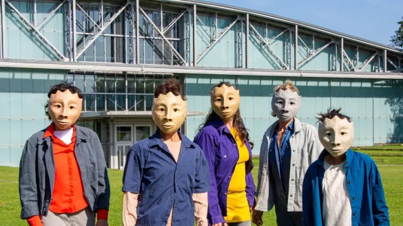 Die Mitglieder der freien Theatergruppe "TheatreFragile" wollen nicht ausziehen. Der Hangar 21 in Detmold ist ihr k&uuml;nstlerisches Zuhause. - &copy; Raphael Bartling