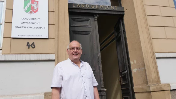 Die Unterlassungsklage gegen Walter Brinkmann, Sprecher des Aktionsb&uuml;ndnisses Klinikum Lippe, wurde in erster Instanz vorm Landgericht Detmold abgewiesen. - &copy; Jost Wolf