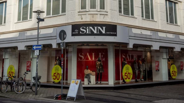 "Sinn" hat Insolvenz angemeldet. Davon ist auch die Filiale in der Langen Stra&szlig;e in Detmold betroffen. - &copy; Raphael Bartling