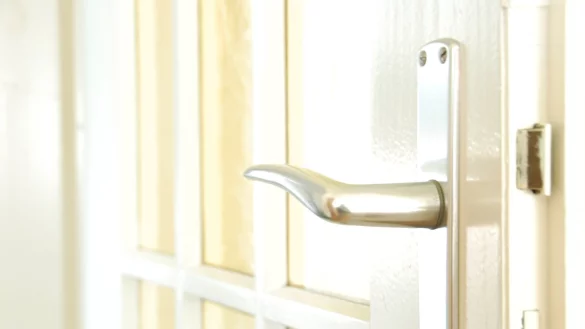 Ein Mann soll sich als Jugendamtsmitarbeiter ausgegeben und versucht haben, ein Kind in Kalletal in Obhut zu nehmen. Der Kreis Lippe spricht eine Warnung aus. - &copy; Pixabay