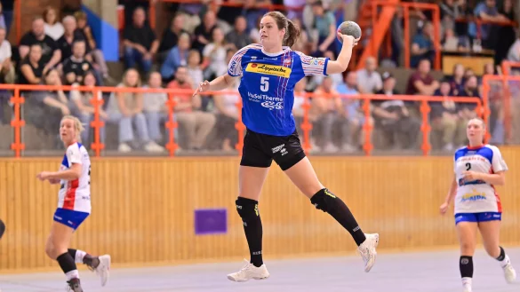 Amber Verbraeken erzielt einen ihrer neun Tore. - &copy; Lobeca/Wolf Gebhardt