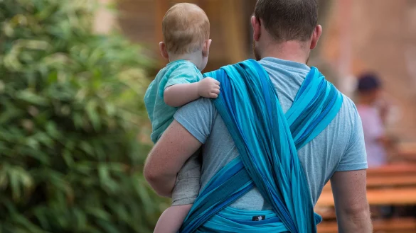 Das Elterngeld erm&ouml;glicht den meisten Familien die Betreuung ihres Kindes im ersten Lebensjahr. Die FDP sieht es dennoch nicht als zielf&uuml;hrend. Unsere Autorin rauft sich die Haare. - &copy; Verwendung weltweit