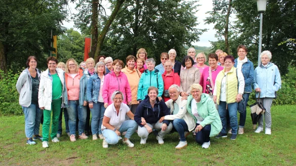 Die S&auml;ngerinnen vom Frauenchor Rischenau haben noch einmal einen gemeinsamen Ausflug bestritten. - &copy; Angelika K&ouml;ller