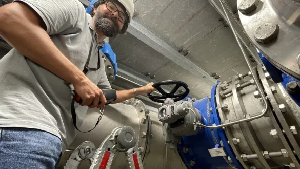 Olaf Kulaczewski ist bei den Stadtwerken Bielefeld für die Wassergewinnung verantwortlich. Es braucht künftig Hilfe von außen. Das ist seine feste Überzeugung. - © Susanne Lahr