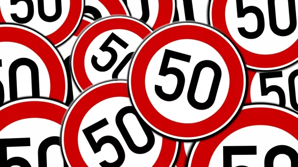 Auf der Ostwestfalenstraße gilt abschnittsweise ab sofort Tempo 50. - © Symbolbild: Pixabay