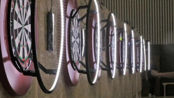 Darts in der Handball-Halle - so ist es wieder am Samstag im Lohfeld in Bad Salzuflen. - &copy; Oliver K&ouml;nig