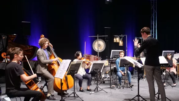 Das Hörfest Neue Musik 2023 - auch dieses Jahr soll es im Hangar wieder ein Highlight im Programm der Klangwerkstatt werden. - © Thorsten Krienke