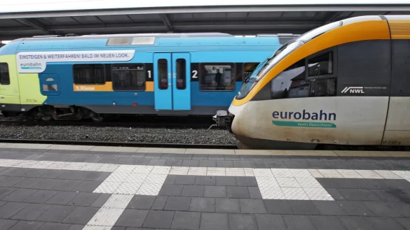 Z&uuml;ge der Eurobahn sind am Dienstag wegen eines Stellwerksausfalls in Oerlinghausen f&uuml;r rund eineinhalb Stunden unter anderem am Bahnhof Lage stehen geblieben. - &copy; Bernhard Preu&szlig; (Archivbild)