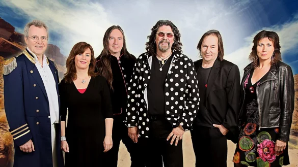 Die Band um Phil Bates (Zweiter von rechts) erinnert an die Erfolge des Electric Light Orchestra. - &copy; Sebastian Gurgel