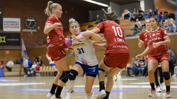 Alexia Hauf muss sich nach dem Pokalspiel in Halle-Neustadt f&uuml;r die Nationalmannschaft bereit halten. Foto: Marco Wolf - &copy; Marco Wolf