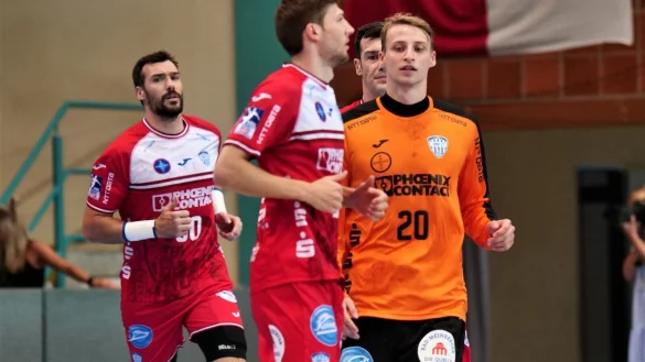 Torhüter Finn Zecher, hier mit Gedeon Guardiola (von links), Lukas Zerbe und Isaias Guardiola, ist jetzt an vorderster Front gefordert. Foto: Jörg Hagemann - © Jörg Hagemann