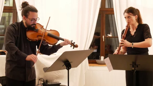 Zenith f&uuml;r Viola und Blockfl&ouml;te; Jorge Jim&eacute;nez und Anna Stegmann. - &copy; Thomas Kr&uuml;gler