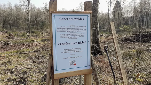 Dankesschilder f&uuml;r Ute und Gerhard Tegeler bei Lemgo-Entrup. - &copy; LVL