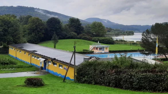 Das Freibad in Schieder muss dringend technisch saniert werden, sonst droht der Ausfall der Filteranlage und damit das Aus f&uuml;r das Freibad. Archivfoto: Michaela Wei&szlig;e - &copy; Michaela Wei&szlig;e(LZ)