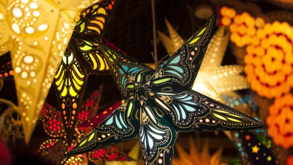 Etwas sparen will die Stadt Horn-Bad Meinberg bei der Weihnachtsbeleuchtung. - &copy; Symbolbild: Paul Mawson/Pixabay