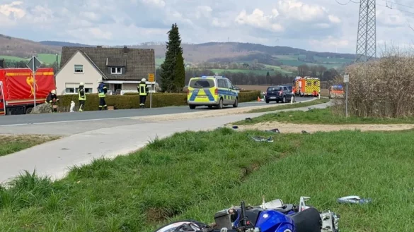 Farmbecker Stra&szlig;e, Motorradunfall, D&ouml;rentrup - &copy; Feuerwehr D&ouml;rentrup