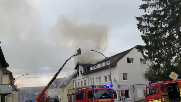 Ende M&auml;rz 2020 hat es in einer Dachgeschosswohnung an der Lemgoer Stra&szlig;e gebrannt. Dies war einer der gr&ouml;&szlig;eren Brandeins&auml;tze im vergangenen Jahr.&nbsp; - &copy; Freitag-TV